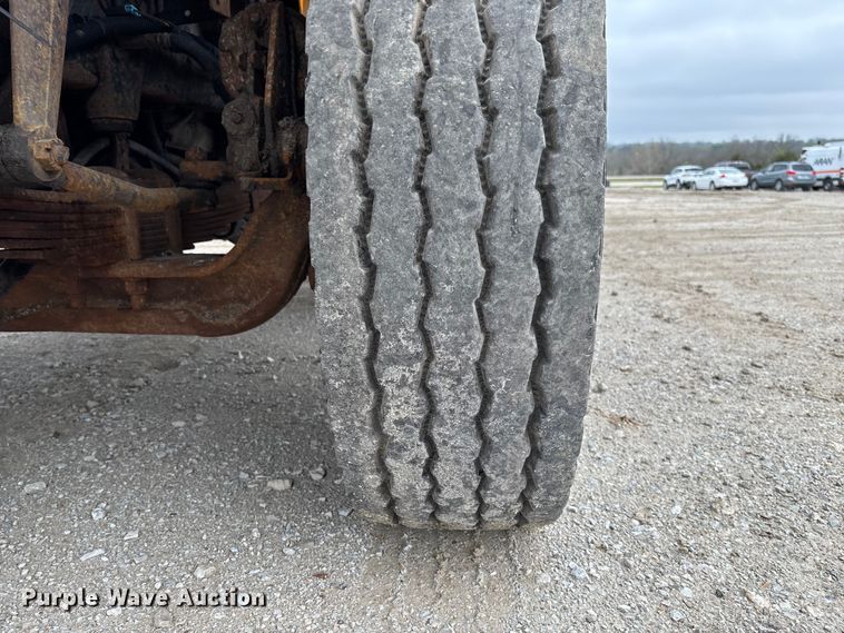 image for item FB3411 2010 International 7500 dump truck