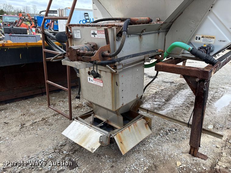 image for item FB3419 truck attachments