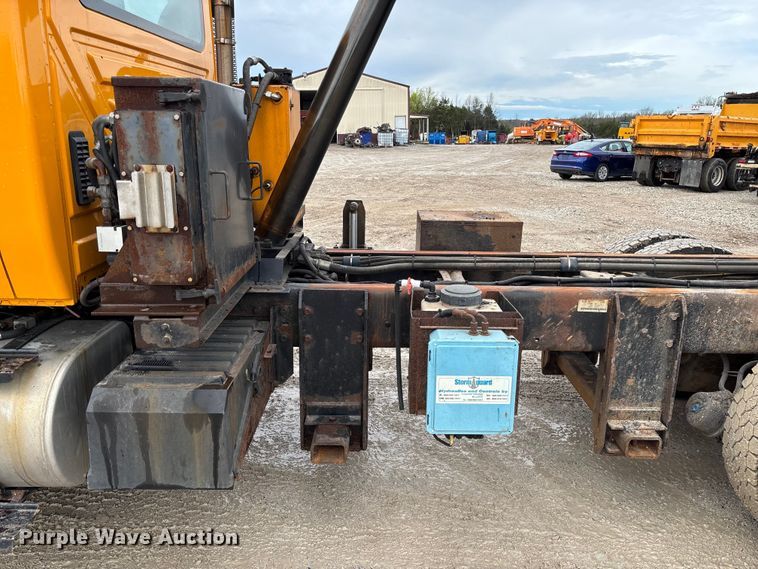 image for item FB3420 2011 International 7500 dump truck