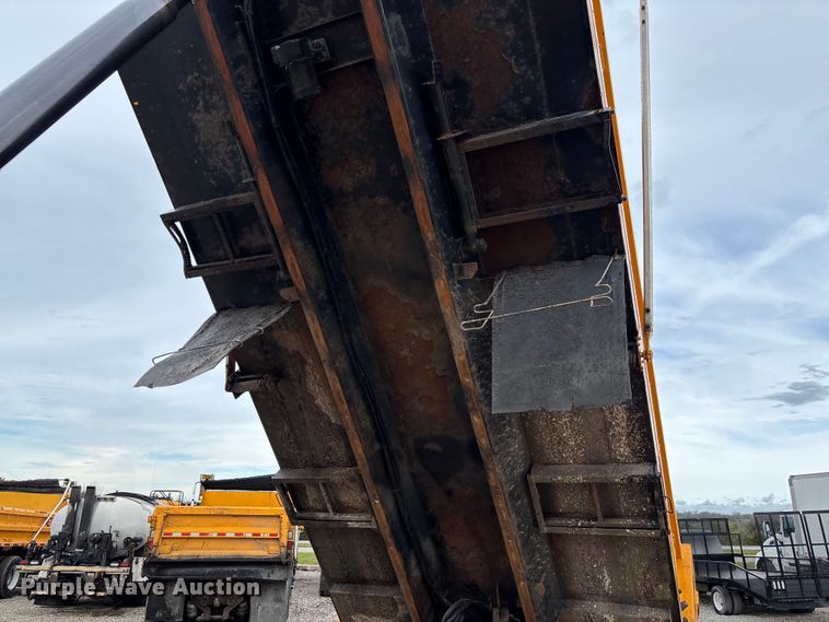 image for item FB3420 2011 International 7500 dump truck