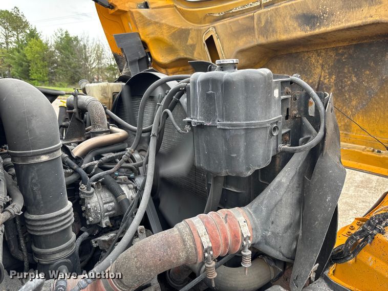 image for item FB3420 2011 International 7500 dump truck