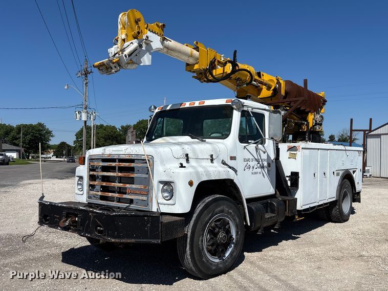 image for item FB3545 1987 International 1754 digger derrick truck