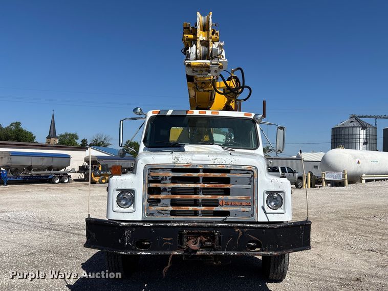 image for item FB3545 1987 International 1754 digger derrick truck