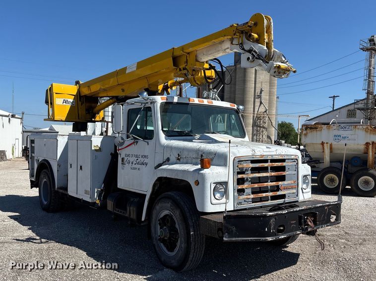 image for item FB3545 1987 International 1754 digger derrick truck