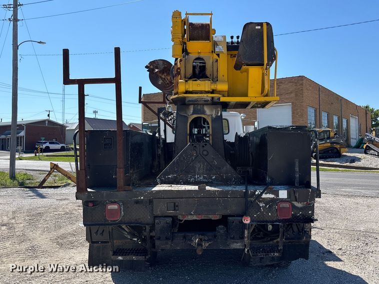 image for item FB3545 1987 International 1754 digger derrick truck