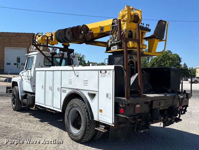 image for item FB3545 1987 International 1754 digger derrick truck