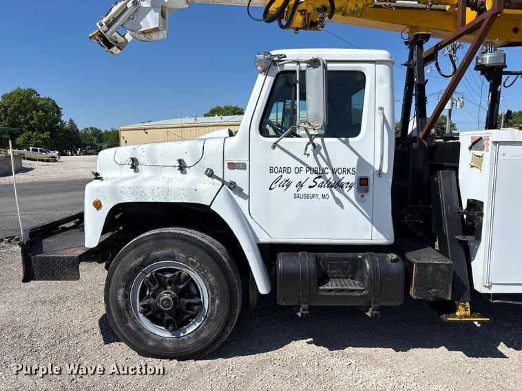 image for item FB3545 1987 International 1754 digger derrick truck