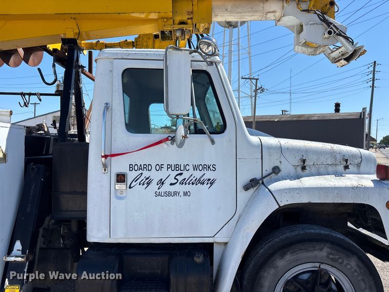 image for item FB3545 1987 International 1754 digger derrick truck