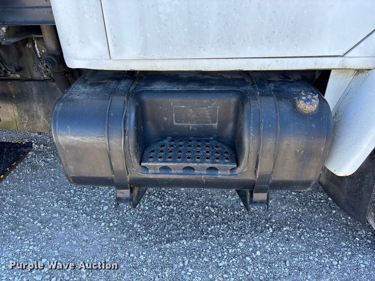 image for item FB3545 1987 International 1754 digger derrick truck