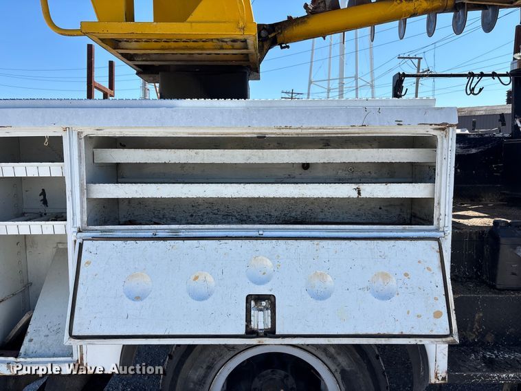 image for item FB3545 1987 International 1754 digger derrick truck