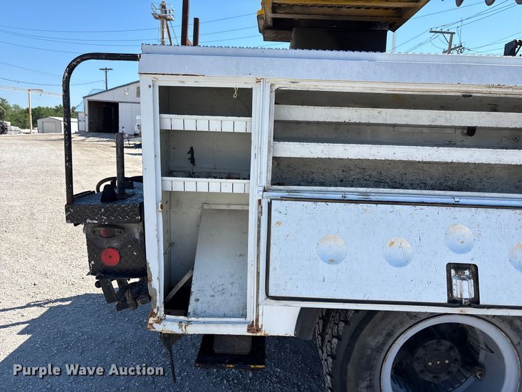 image for item FB3545 1987 International 1754 digger derrick truck