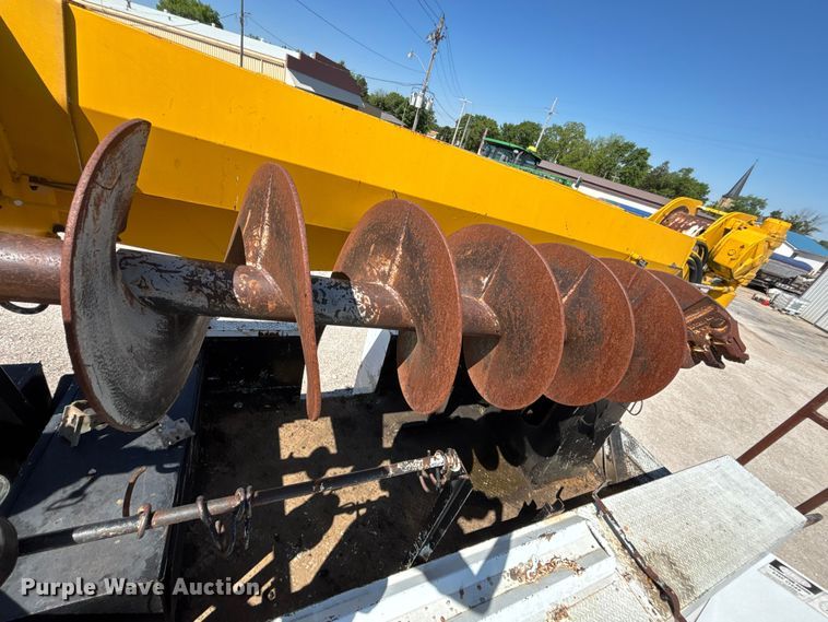 image for item FB3545 1987 International 1754 digger derrick truck