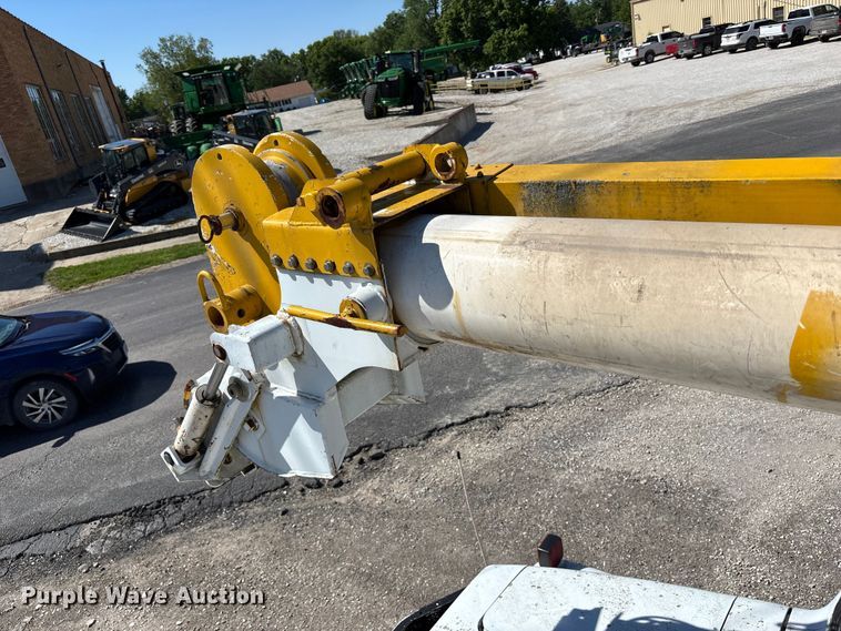 image for item FB3545 1987 International 1754 digger derrick truck