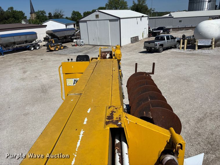 image for item FB3545 1987 International 1754 digger derrick truck