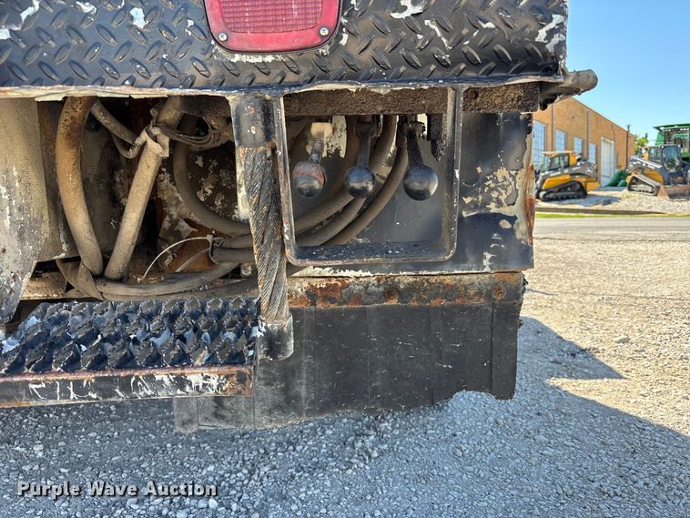 image for item FB3545 1987 International 1754 digger derrick truck