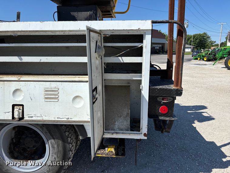image for item FB3545 1987 International 1754 digger derrick truck