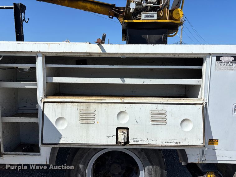 image for item FB3545 1987 International 1754 digger derrick truck