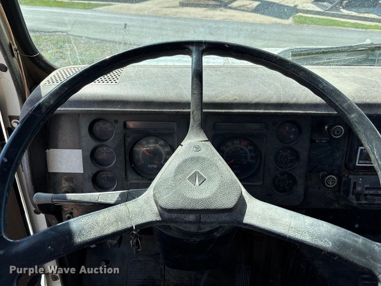 image for item FB3545 1987 International 1754 digger derrick truck