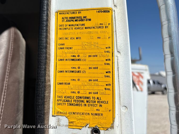 image for item FB3545 1987 International 1754 digger derrick truck
