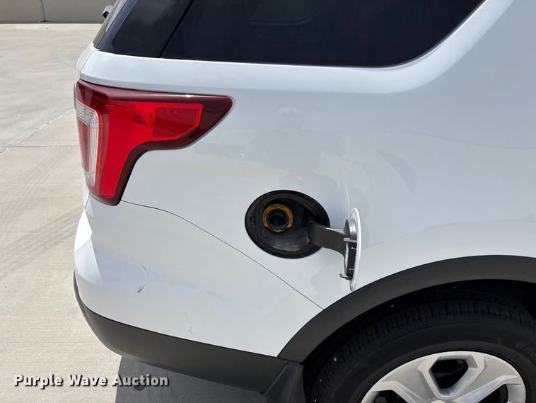 image for item FB3658 2016 Ford Explorer Police SUV