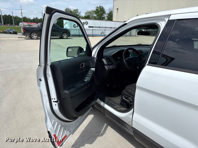 image for item FB3658 2016 Ford Explorer Police SUV