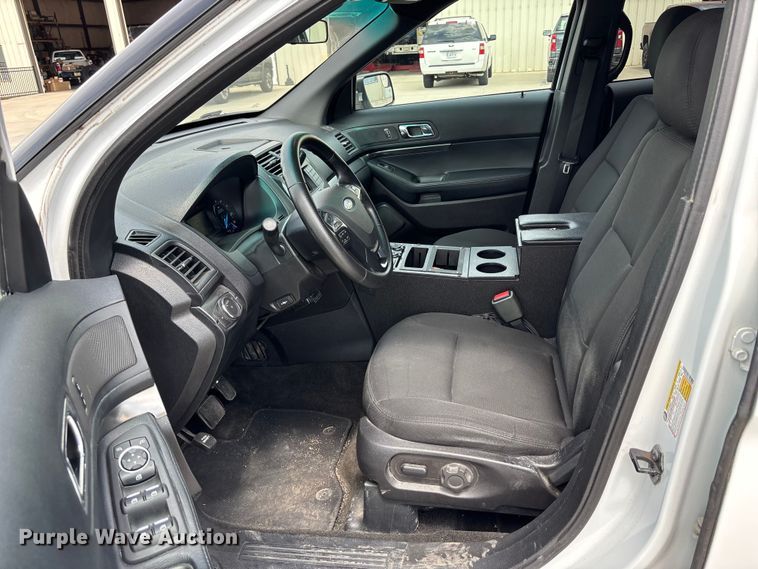 image for item FB3658 2016 Ford Explorer Police SUV