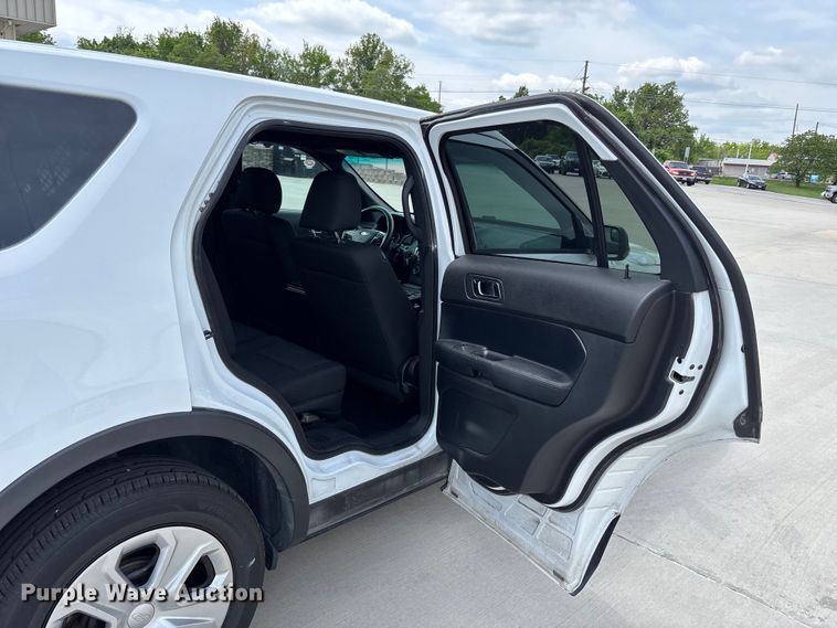 image for item FB3658 2016 Ford Explorer Police SUV