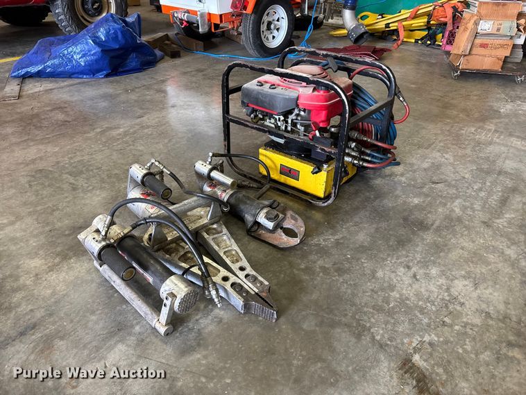 image for item FB3665 Amkus Rescue System jaws of life equipment