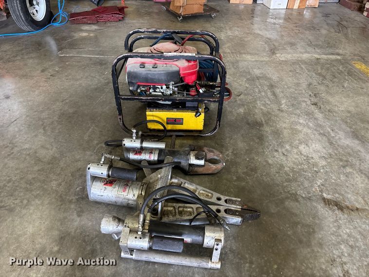 image for item FB3665 Amkus Rescue System jaws of life equipment