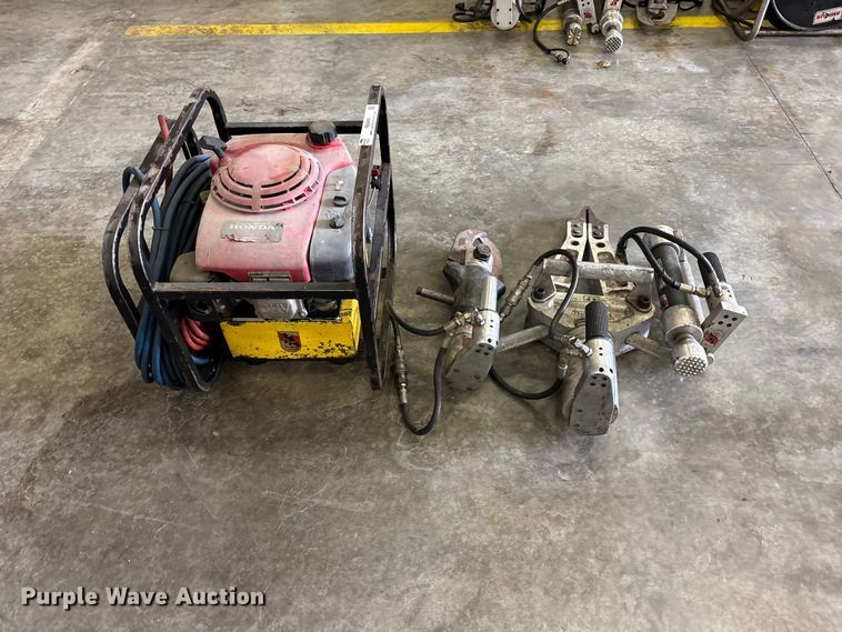 image for item FB3665 Amkus Rescue System jaws of life equipment