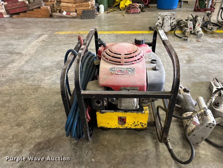 image for item FB3665 Amkus Rescue System jaws of life equipment