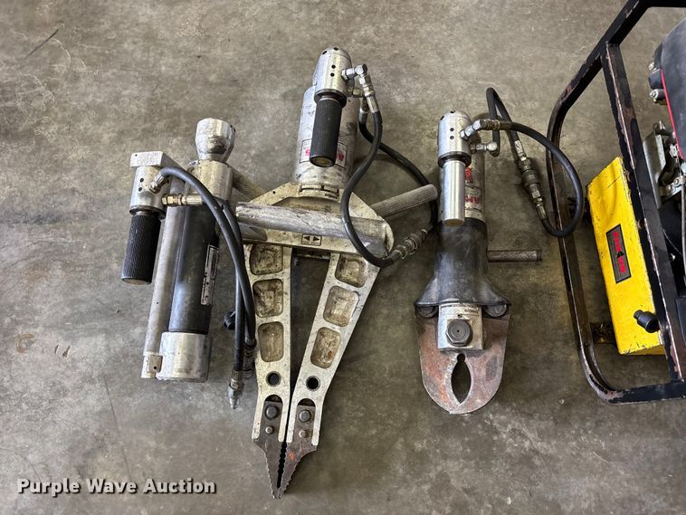 image for item FB3665 Amkus Rescue System jaws of life equipment
