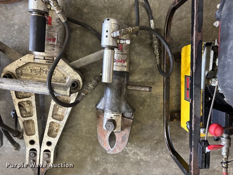 image for item FB3665 Amkus Rescue System jaws of life equipment
