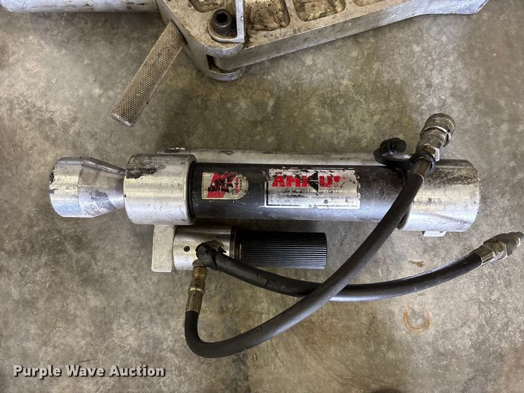 image for item FB3665 Amkus Rescue System jaws of life equipment