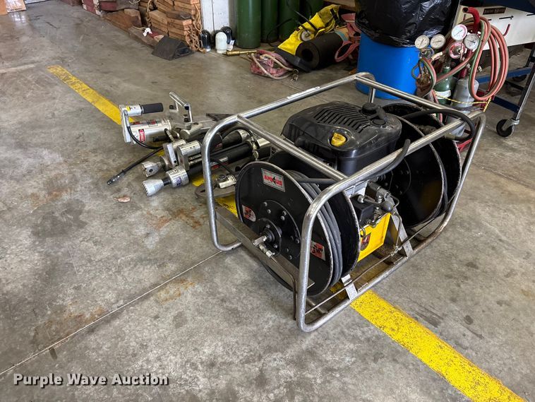 image for item FB3667 Amkus Rescue System jaws of life equipment