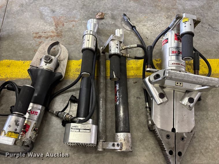 image for item FB3667 Amkus Rescue System jaws of life equipment