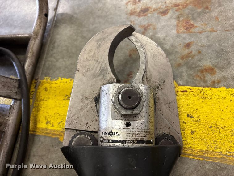 image for item FB3667 Amkus Rescue System jaws of life equipment
