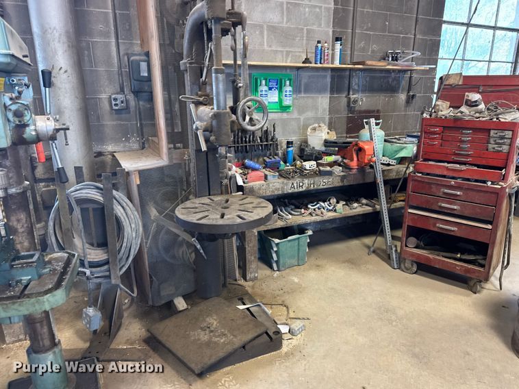 image for item FB7218 The Hendrie & Bolthoff Mfg. drill press