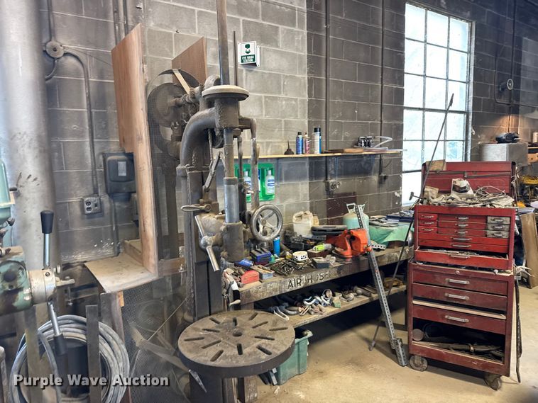 image for item FB7218 The Hendrie & Bolthoff Mfg. drill press