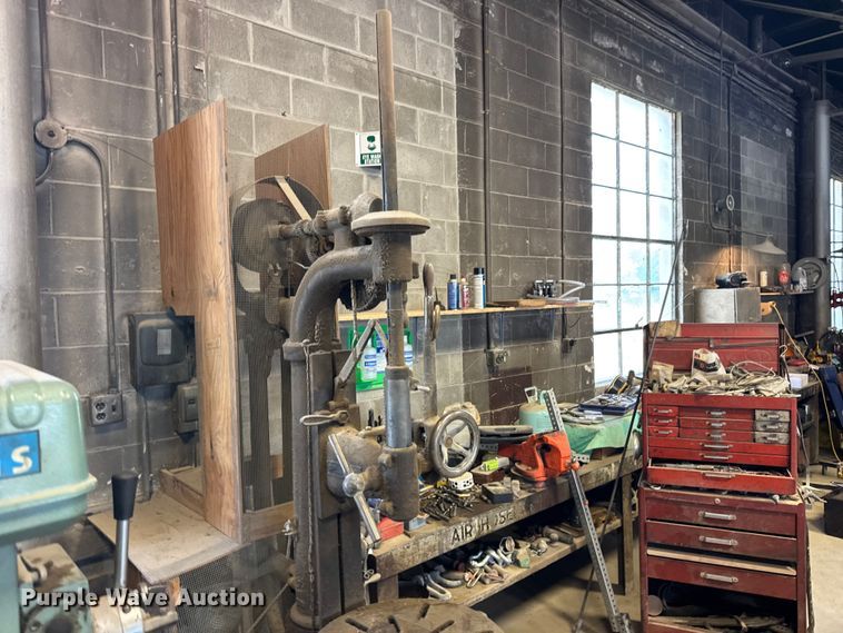 image for item FB7218 The Hendrie & Bolthoff Mfg. drill press