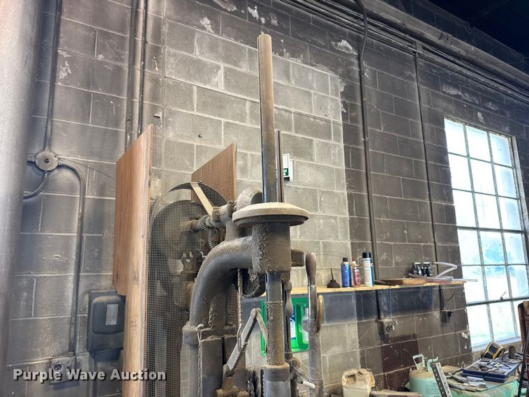 image for item FB7218 The Hendrie & Bolthoff Mfg. drill press