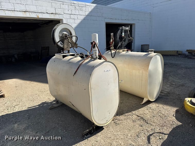image for item FB7220 (2) oil tanks