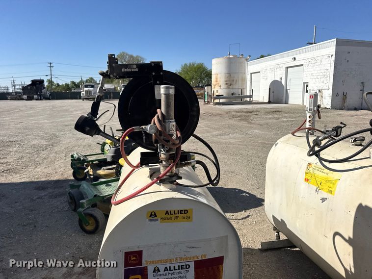 image for item FB7220 (2) oil tanks