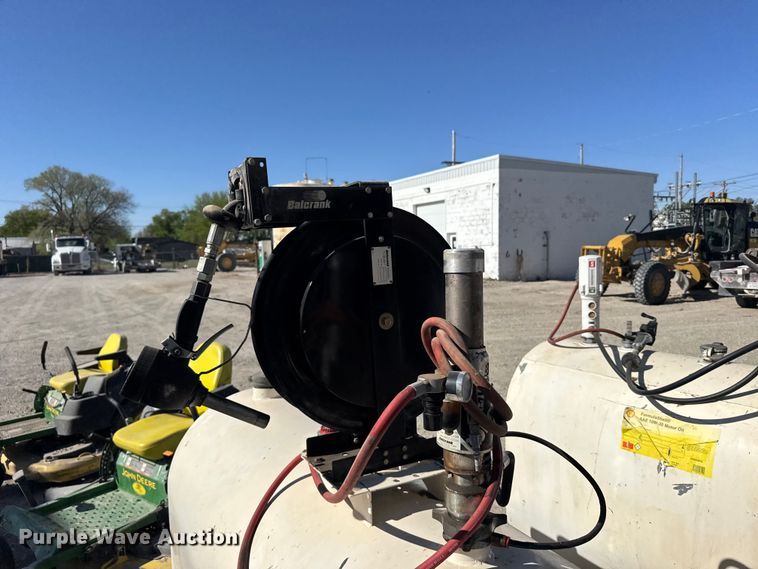image for item FB7220 (2) oil tanks
