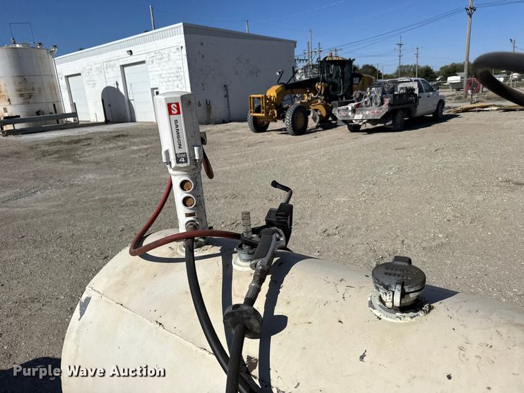image for item FB7220 (2) oil tanks