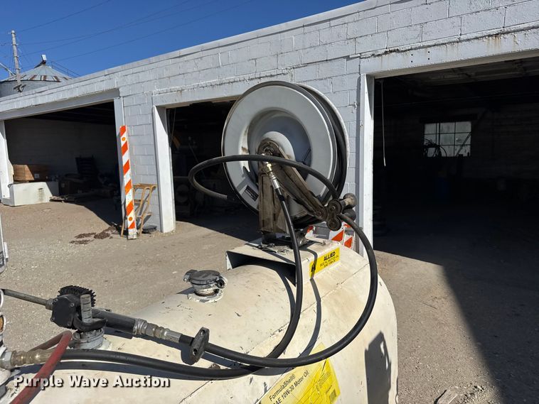 image for item FB7220 (2) oil tanks