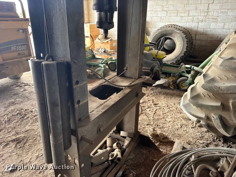 image for item FB7225 Cambria hydraulic press