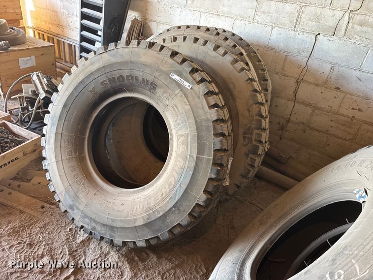 image for item FB7226 (4) 14.00R24 motor grader tires