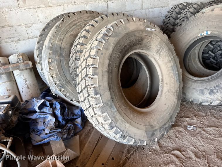 image for item FB7226 (4) 14.00R24 motor grader tires