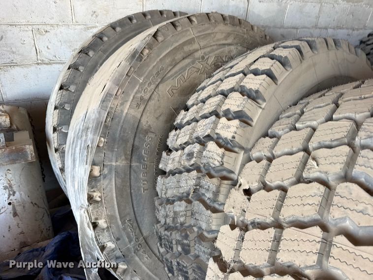 image for item FB7226 (4) 14.00R24 motor grader tires